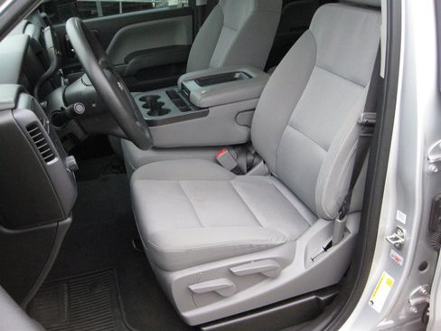 Used 2019 Chevrolet Silverado 1500 Custom w/ Custom Convenience Package image 15