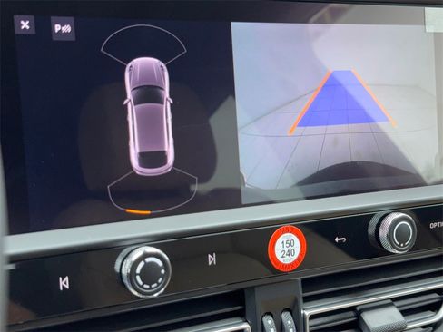 Used 2025 Porsche Macan Turbo image 27