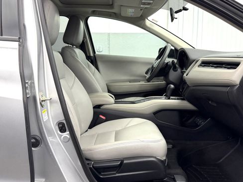 Used 2016 Honda HR-V EX image 11