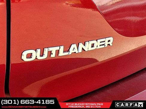 New 2025 Mitsubishi Outlander SE image 19