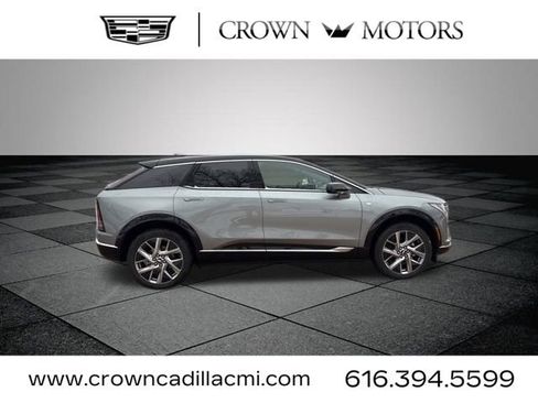 New 2026 Cadillac Optiq Luxury 1 image 11