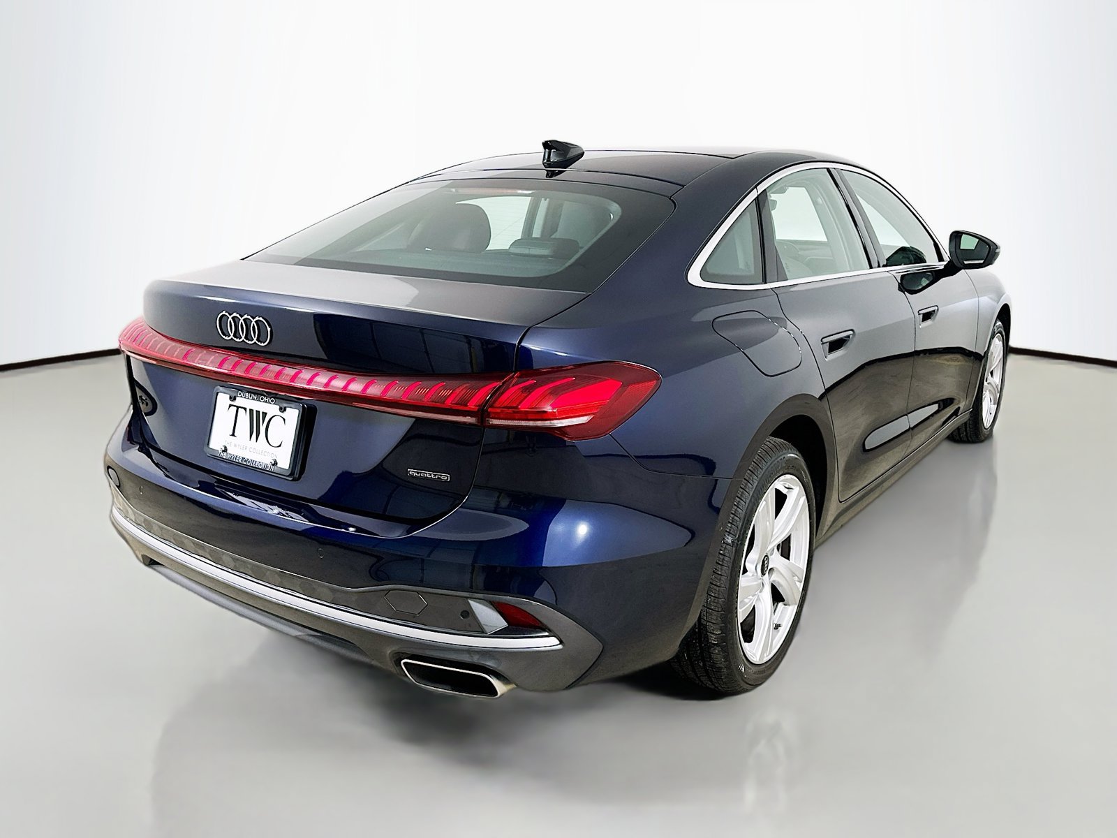 Used 2025 Audi A5 Premium w/ Premium Plus AWD/4WD image 5