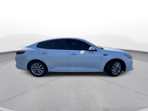 Used 2018 Kia Optima S image 5