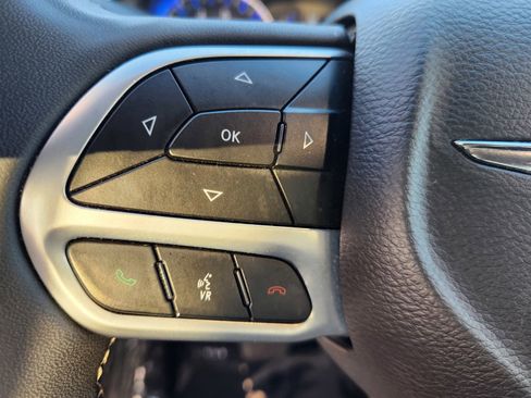 Used 2023 Chrysler Voyager LX image 37