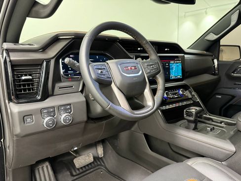 Used 2025 GMC Sierra 1500 AT4 AWD/4WD image 18