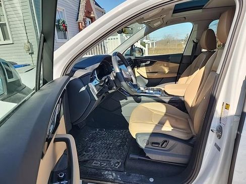 Used 2023 Audi Q7 3.0T Premium Plus w/ Premium Plus Package image 6