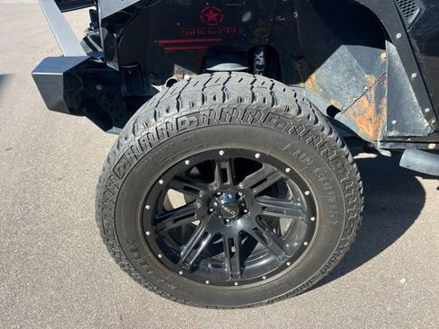 Used 2020 Jeep Wrangler Unlimited Rubicon AWD/4WD image 9
