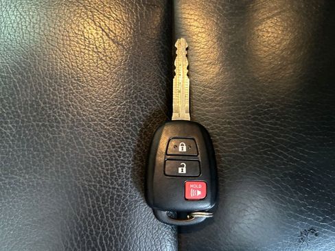 Used 2019 Toyota Tundra Limited w/ Limited Premium Package image 33