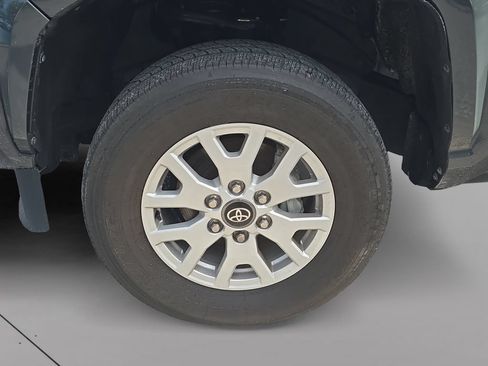 Used 2024 Toyota Tacoma SR5 w/ SR5 Upgrade Package RWD image 28