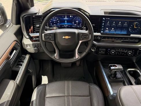 Used 2023 Chevrolet Silverado 1500 High Country w/ High Country Premium Package AWD/4WD image 26