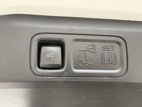 Used 2022 Ford Expedition Limited image 27