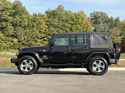 Used 2018 Jeep Wrangler Unlimited Sahara image 7