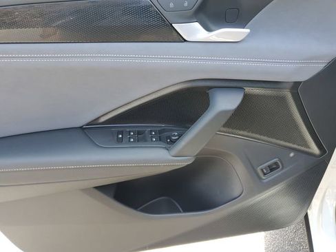Certified 2025 Volkswagen Tiguan SE w/ Panoramic Sunroof Package AWD/4WD image 26