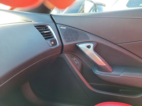 Used 2016 Chevrolet Corvette Stingray Coupe RWD image 28
