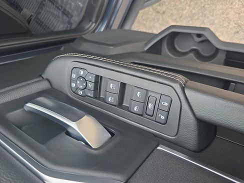 Used 2025 RAM 2500 Big Horn AWD/4WD image 29