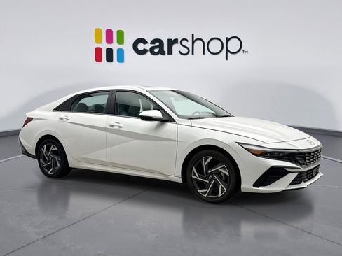 Used 2025 Hyundai Elantra Limited image 7