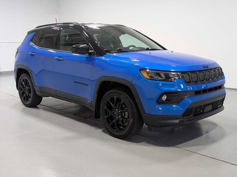 Used 2022 Jeep Compass Latitude w/ Convenience Group AWD/4WD image 6