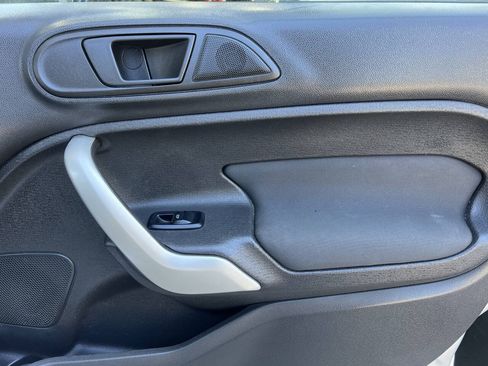 Used 2012 Ford Fiesta SE FWD image 26