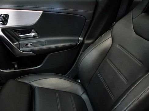 Used 2020 Mercedes-Benz CLA 250 image 31