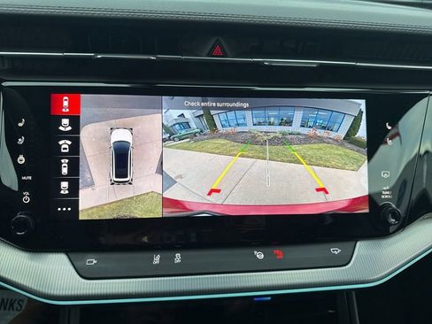 Used 2024 Jeep Wagoneer Launch Edition image 40