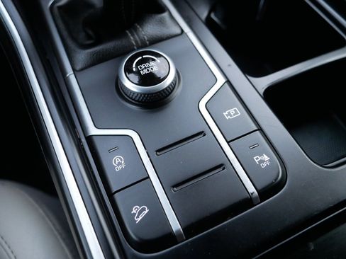 Certified 2022 Kia Sorento S w/ Panoramic Sunroof Package image 33