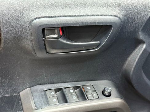 Used 2020 Toyota Tacoma SR5 image 19