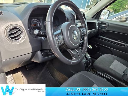 Used 2016 Jeep Patriot Latitude w/ Sun/Sound Group AWD/4WD image 11