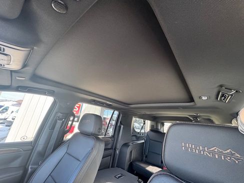 Used 2022 Chevrolet Suburban High Country image 35