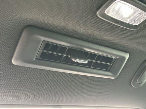 Used 2024 Chevrolet Tahoe Z71 w/ Luxury Package image 21