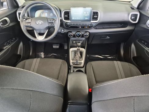 Used 2025 Hyundai Venue SEL FWD image 25