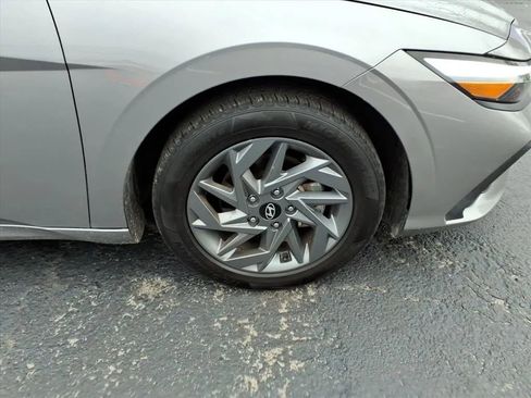 Used 2024 Hyundai Elantra SEL image 9
