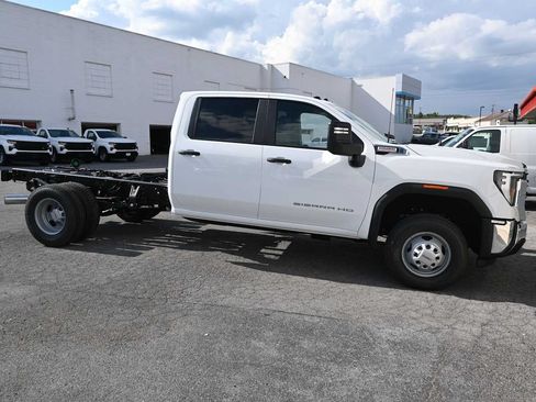New 2026 GMC Sierra 3500 Pro w/ Convenience Package AWD/4WD image 6