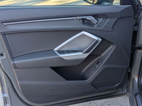 Used 2025 Audi Q3 2.0T Premium image 11