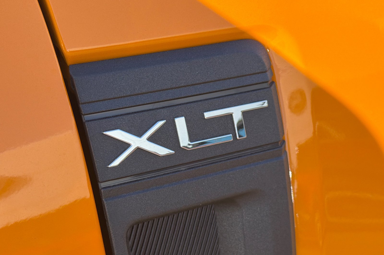 New 2026 Ford Maverick XLT w/ XLT Luxury Package FWD image 25