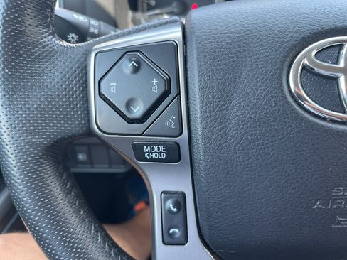Used 2022 Toyota Tacoma SR5 AWD/4WD image 15