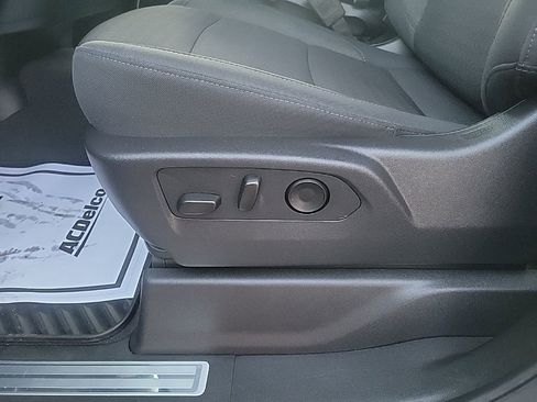 Certified 2025 Chevrolet Silverado 1500 LT image 23
