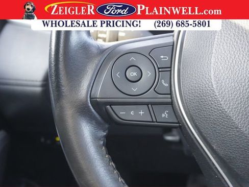 Used 2023 Toyota Corolla Cross XLE w/ Convenience Package image 21