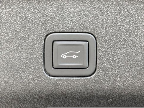 Used 2024 Chevrolet Suburban LT image 14