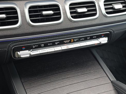 Used 2023 Mercedes-Benz GLS 580 4MATIC image 22