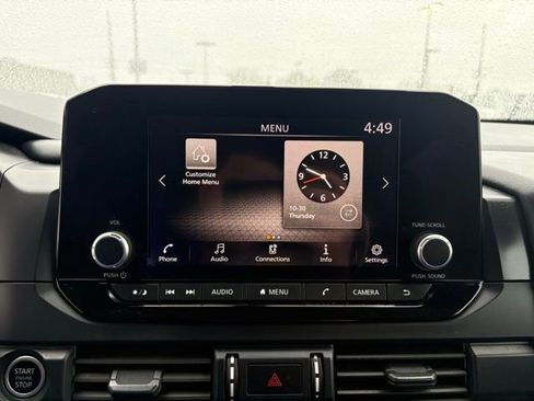 Used 2024 Nissan Pathfinder S image 16