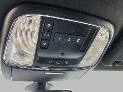Certified 2020 Jeep Grand Cherokee Laredo AWD/4WD image 32