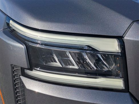 Used 2024 Nissan Frontier SL w/ Technology Package image 9