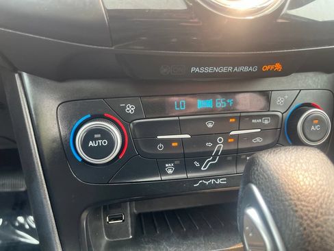 Used 2018 Ford Focus SEL FWD image 16