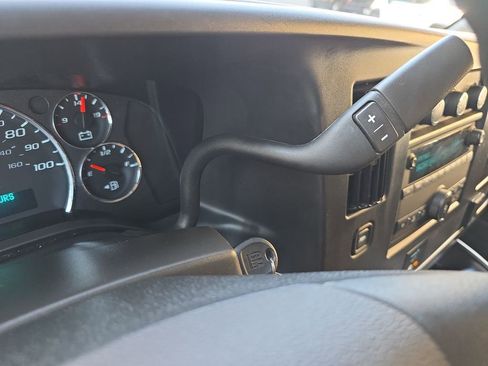Used 2024 Chevrolet Express 2500 w/ Driver Convenience Package RWD image 15