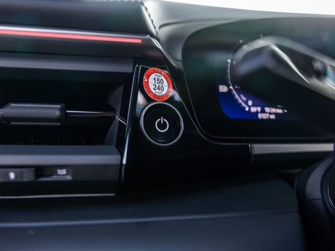 Certified 2025 Porsche Macan Electric RWD image 34