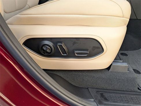 New 2025 Jeep Grand Cherokee Limited w/ Luxury Tech Group II image 38