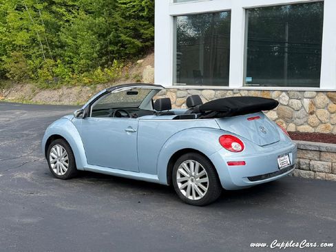 Used 2009 Volkswagen Beetle S FWD image 3