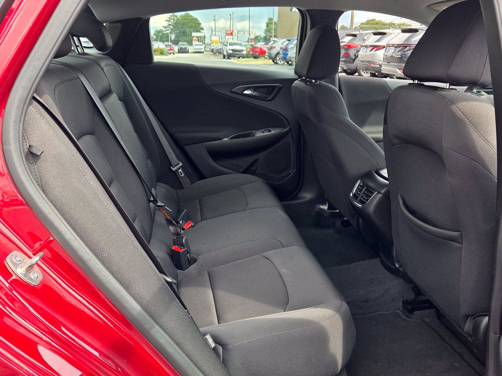 Used 2025 Chevrolet Malibu LT FWD image 16