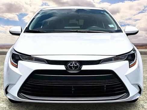 Used 2024 Toyota Corolla LE FWD image 2