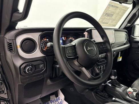 New 2026 Jeep Gladiator Sport AWD/4WD image 17